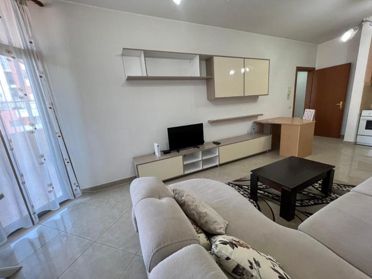 James Apartment